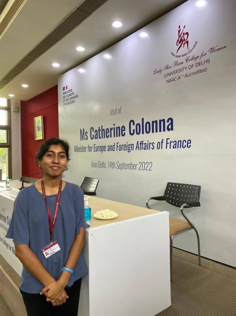 Ananya Mukesh in the background of the stage of Ms Catherine Colonna on 14 September 2022